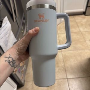 OG cloud Stanley 40oz